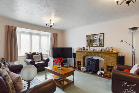 4 bedroom detached house for sale, Kingfisher Road, Buckingham