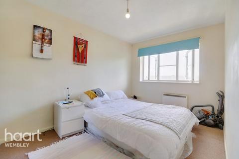 2 bedroom flat for sale - Cygnet Close, London
