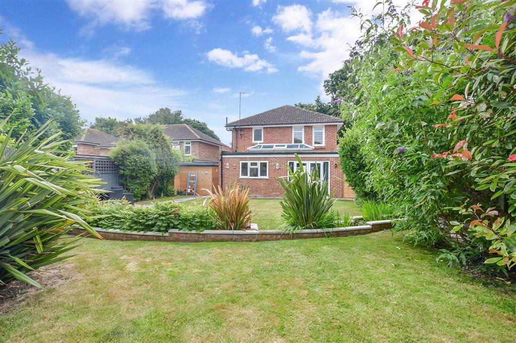 Park Avenue, Broadstairs, Kent 3 bed detached house £600,000