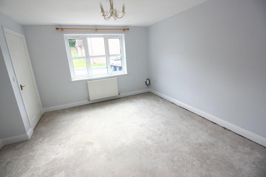 Poplar Grove, Lundwood 3 bed townhouse to rent £800 pcm (£185 pw)