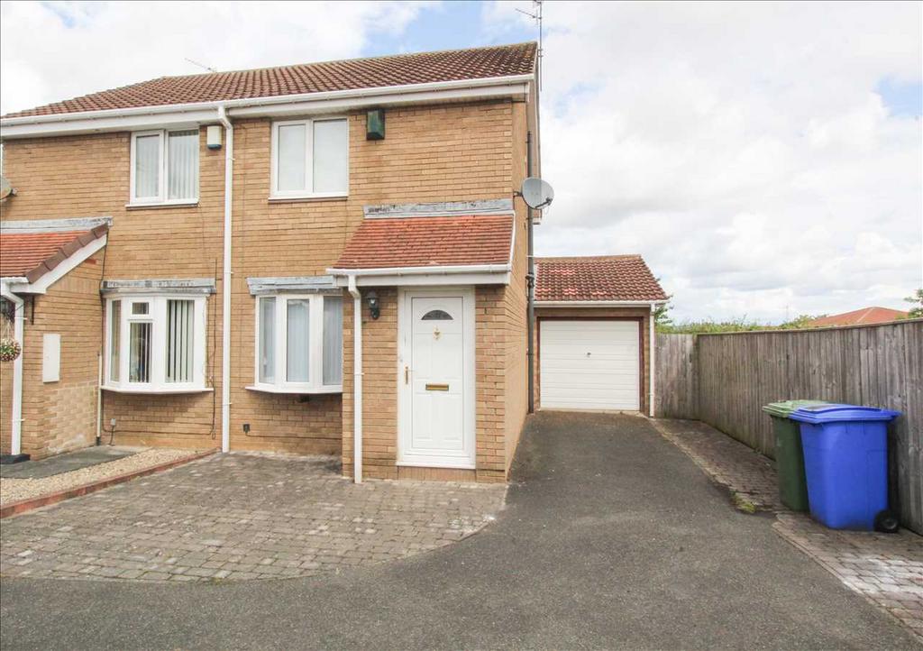 Hazlemere Crescent, Eastfield Glade, Cramlington 2 bed semidetached house for sale £155,000
