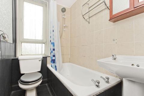 2f3, 44 Seafield Road, Edinburgh, EH6 7LQ