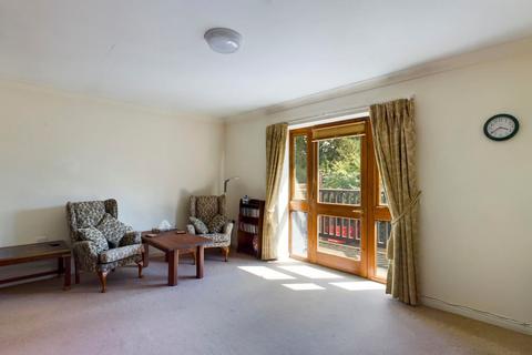 2 bedroom flat for sale - Stildon Mews, London Road, East Grinstead, West Sussex, RH19 1PX