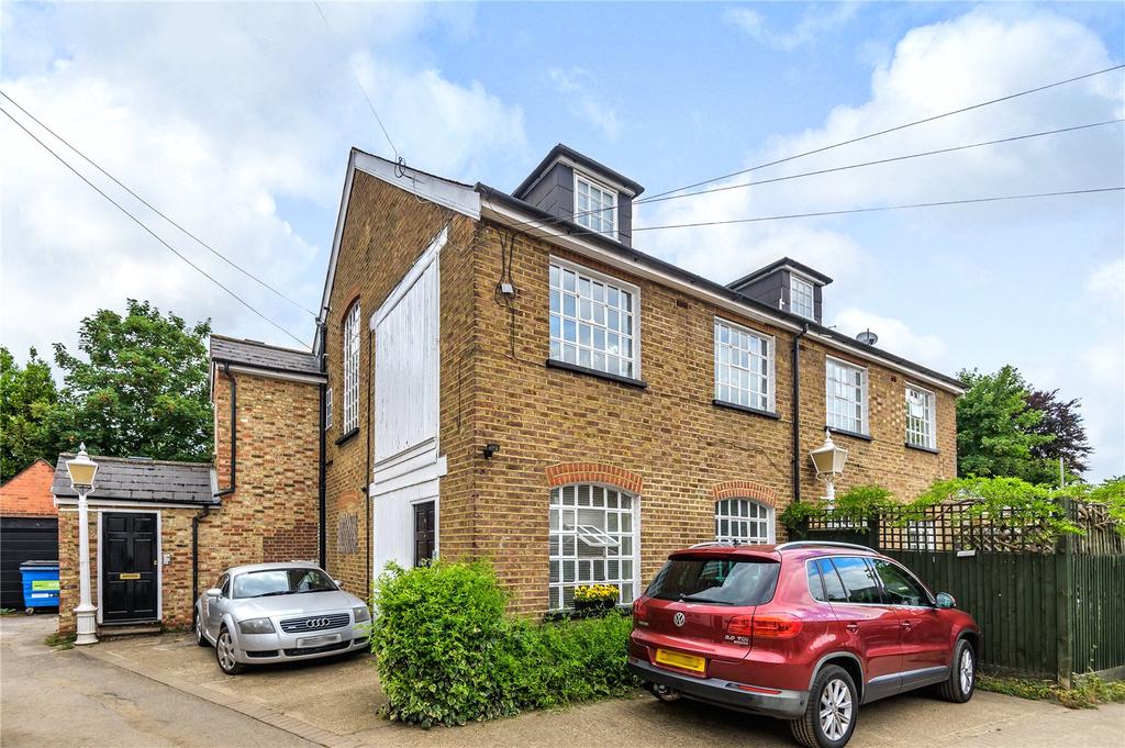 Bridge Road, East Molesey, KT8 1 bed £1,500 pcm (£346 pw)