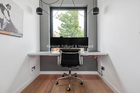 39 Killearn Road, Catford, London, SE6 1BN