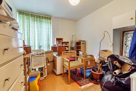 Flat 11, Winchester House Hallfield Estate, London, W2 6EA