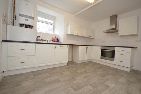2 bedroom apartment to rent, High Street, Raunds