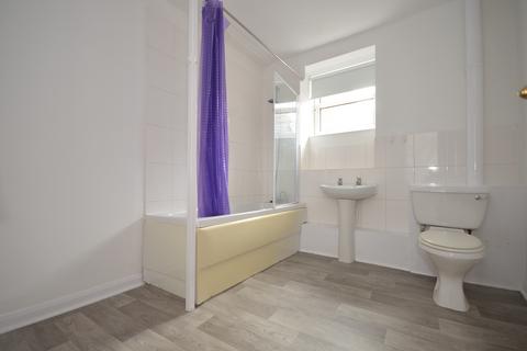2 bedroom apartment to rent, High Street, Raunds