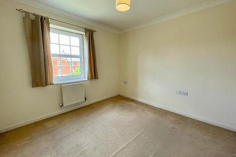 2 bedroom flat to rent, Compton Way, Sherfield-On-Loddon, RG27