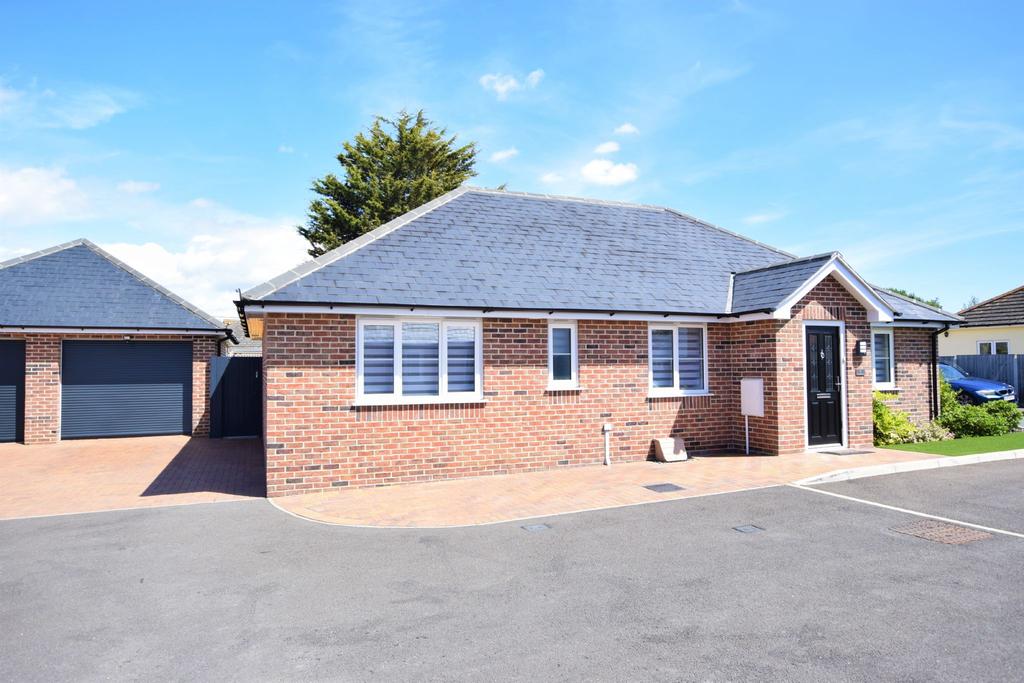 Little Clacton 3 bed detached bungalow £425,000