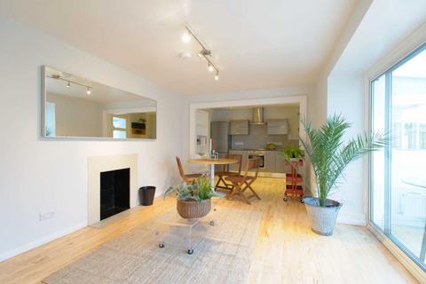 4 bedroom terraced house to rent, Mortimer Drive, Marston *Student Property 2026*
