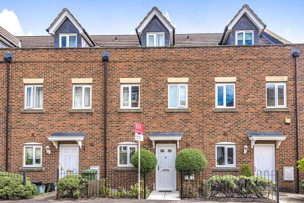 Gardenia Road, Bromley 3 bed terraced house £550,000