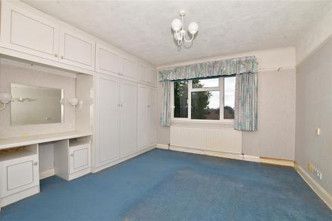 31 Great Tattenhams, Epsom, KT18 5RF