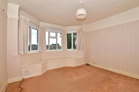 31 Great Tattenhams, Epsom, KT18 5RF