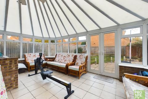 21 Abingdon Road, Sandhurst, GU47 9RN