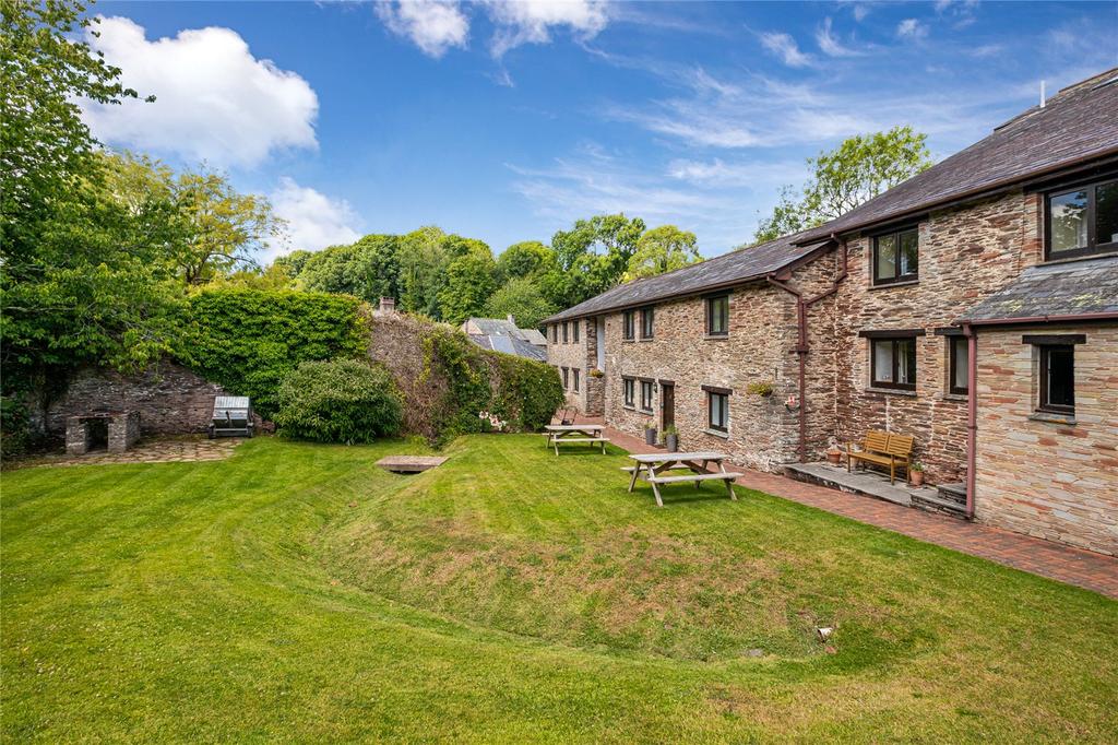 Sherford, Kingsbridge, Devon, TQ7 2 bed barn conversion £
