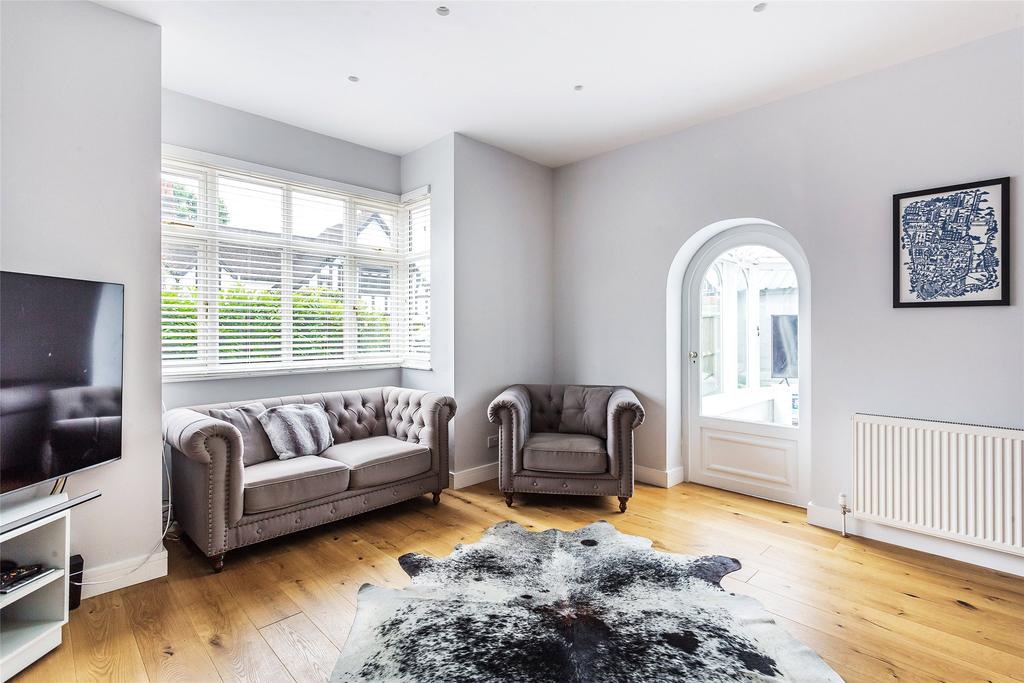 Beatrice Road, Oxted, RH8 5 bed detached house £1,195,000