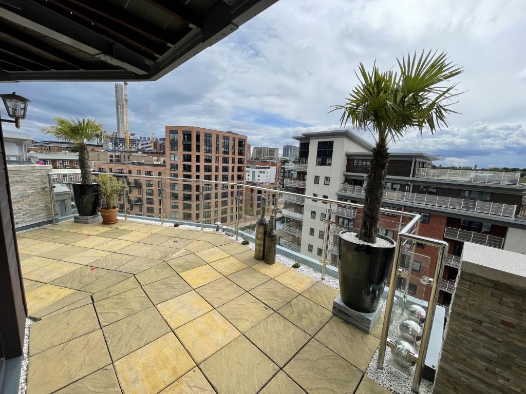 King Edwards Wharf, 25 Sheepcote... 3 bed penthouse £2,200 pcm (£508 pw)