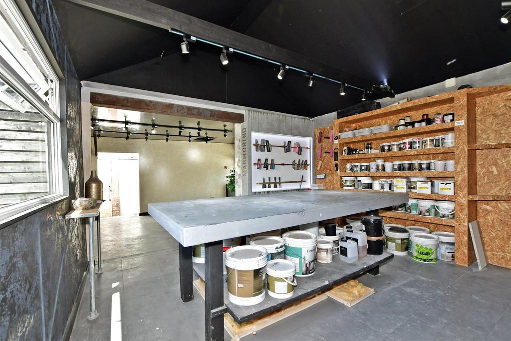 Workshop/Outbuildings