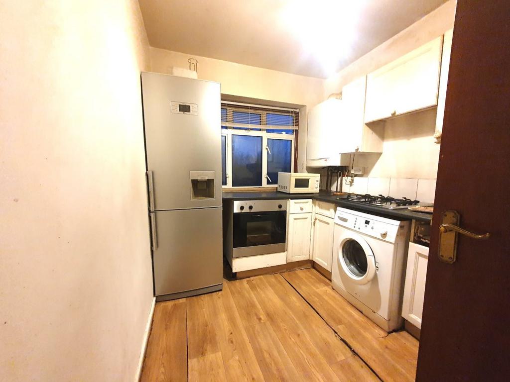 Wanstead Park Road, Ilford 1 bed property to rent £1,400 pcm (£323 pw)