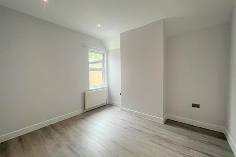2 bedroom flat to rent - Widmore Road, Bromley, Kent, BR1