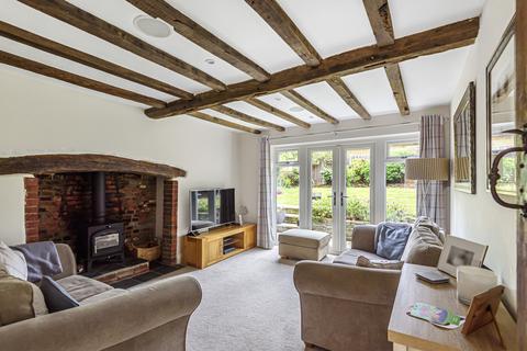 6 Oak Cottage Close, Wood Street Village, Guildford, GU3 3DB