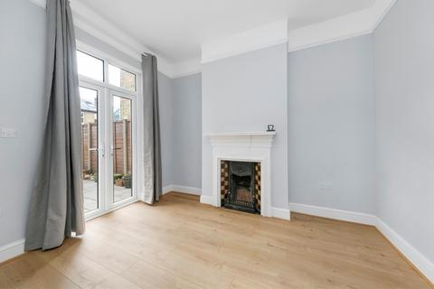 3 bedroom terraced house to rent, Duncan Road, Richmond, Surrey TW9