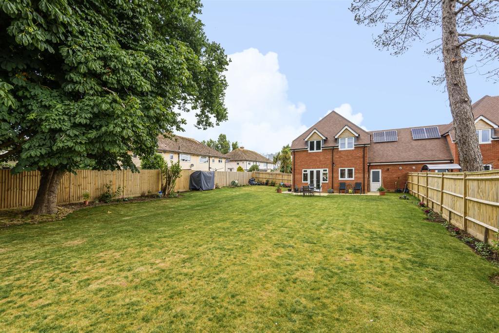Pevensey Road, Bognor Regis, PO21 4 bed semidetached house £500,000