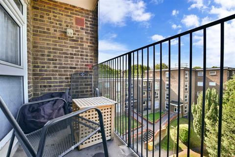 71 Westmoreland Drive, Sutton, SM2 6AB