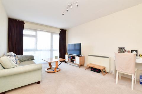 71 Westmoreland Drive, Sutton, SM2 6AB