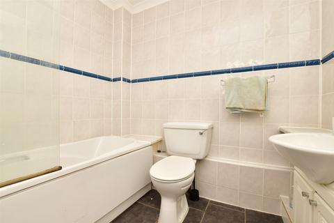 71 Westmoreland Drive, Sutton, SM2 6AB