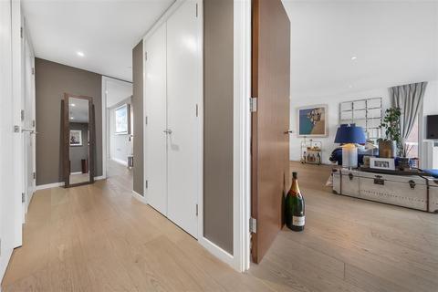 2 bedroom flat for sale, Tileman House, Upper Richmond Road, SW15