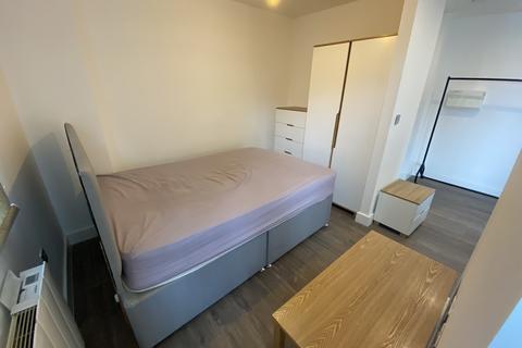Studio to rent - Queens House, Queens Road, Coventry, CV1 3EJ