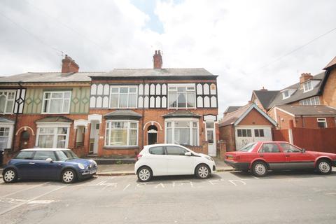 3 bedroom end of terrace house for sale - Beaconsfield Road, Leicester