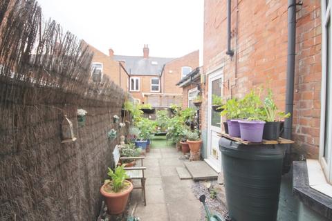 3 bedroom end of terrace house for sale - Beaconsfield Road, Leicester