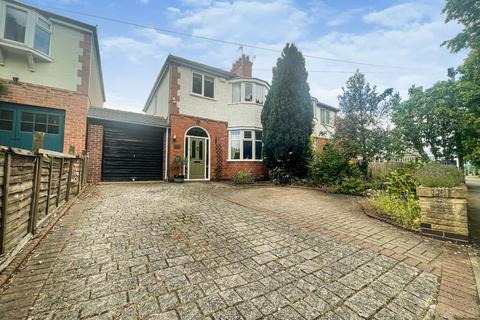 3 bedroom semi-detached house for sale - Welford Road, Knighton