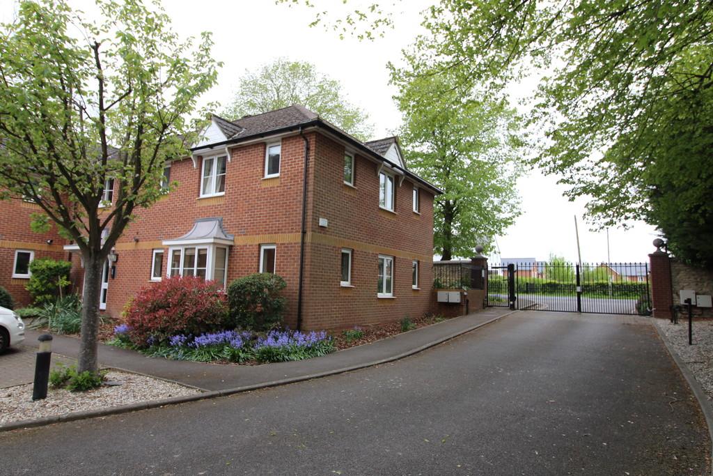 The Sycamores, 10 Barton Road 1 bed apartment £1,135 pcm (£262 pw)