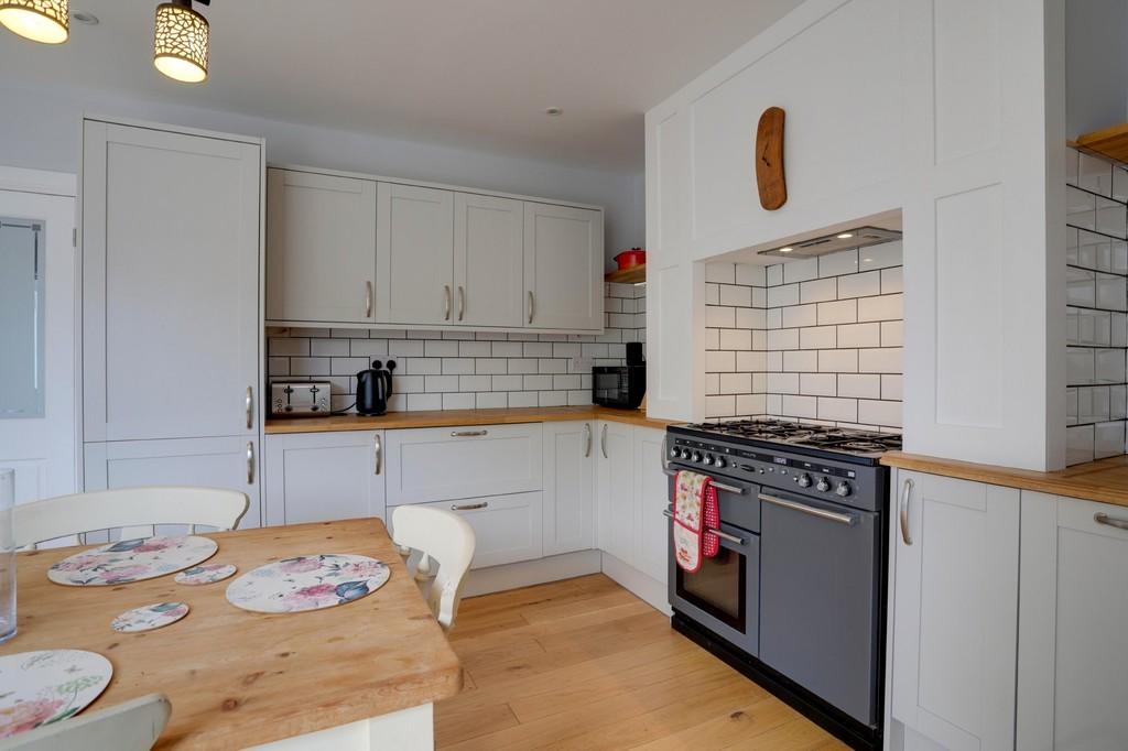Ley Lane, Kingsteignton, Newton Abbot 2 bed end of terrace house £270,000