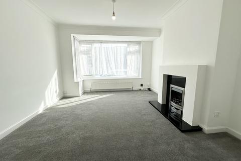 3 bedroom townhouse to rent, Ashby View, Bramley