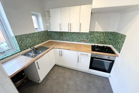 3 bedroom townhouse to rent, Ashby View, Bramley