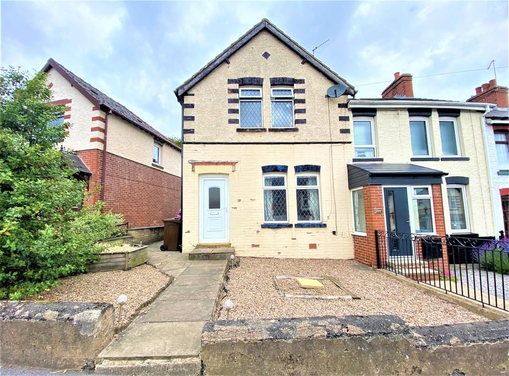 Woolley Road, Stocksbridge 3 bed end of terrace house £150,000