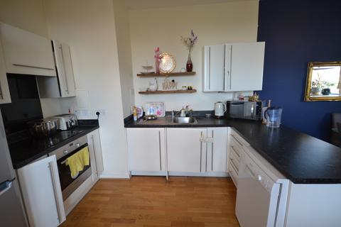 2 bedroom flat to rent - High Road, Flat 3 Amber Court
