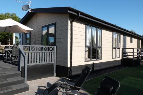 2 bedroom mobile home for sale - Lippitts Hill, Loughton