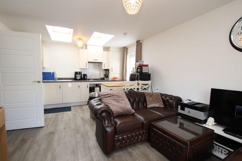 28 Foster Drive, Dartford, DA1 5UB
