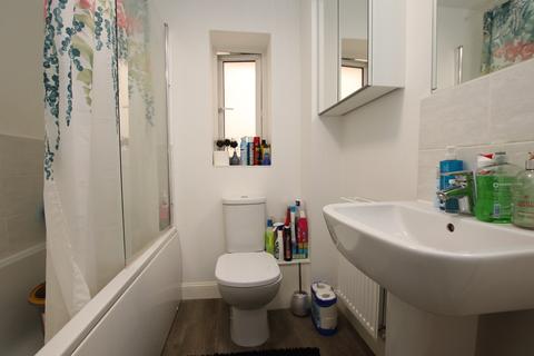 28 Foster Drive, Dartford, DA1 5UB