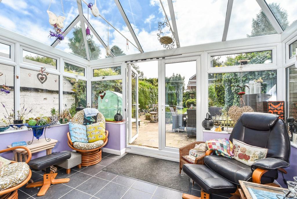 Clovelly Road, Hindhead, Surrey 3 bed detached house £695,000