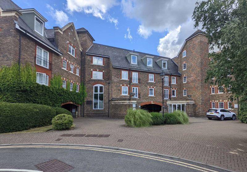 Mortley Close, Tonbridge, TN9 1ET 2 bed duplex for sale £515,000