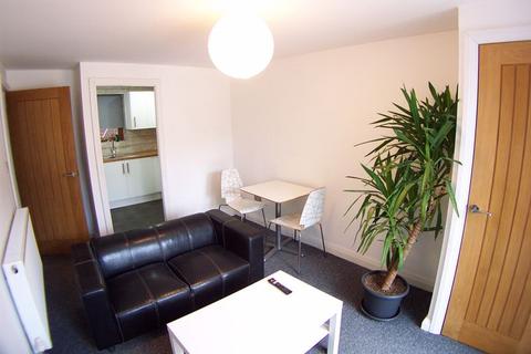 1 bedroom flat to rent, Cross Chapel Street, Leeds