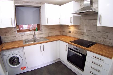 1 bedroom flat to rent, Cross Chapel Street, Leeds