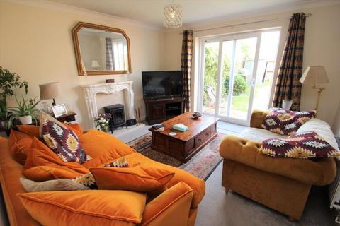 2 Manse Gardens, Studley, B80 7NF